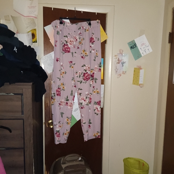 TORRID high waisted floral trousers  🆕 - Picture 3 of 10